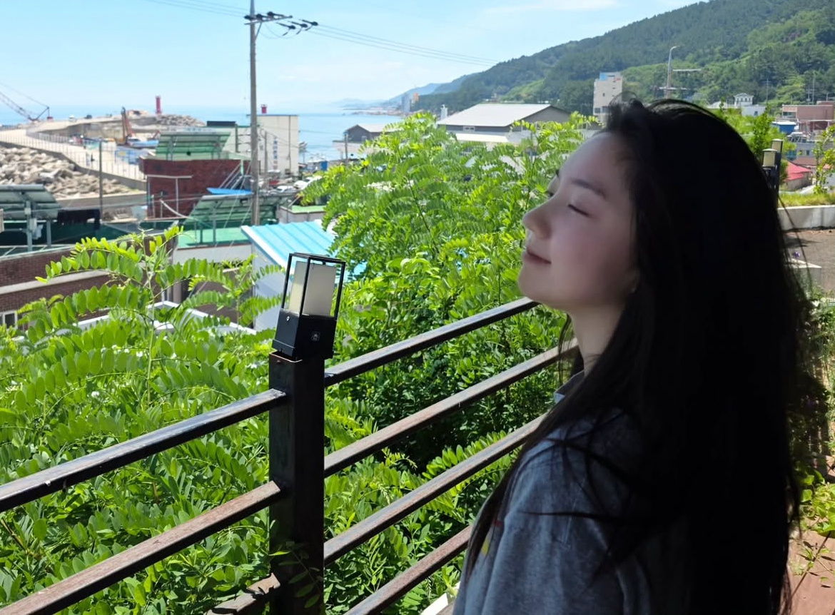 Recent activity shot of Yeseo (MADEIN)