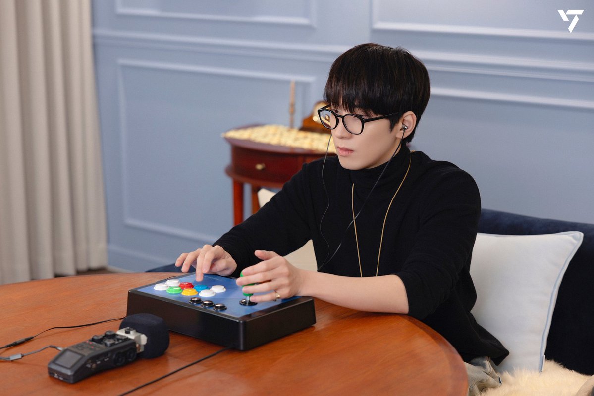 Recent activity shot of Wonwoo (SEVENTEEN)