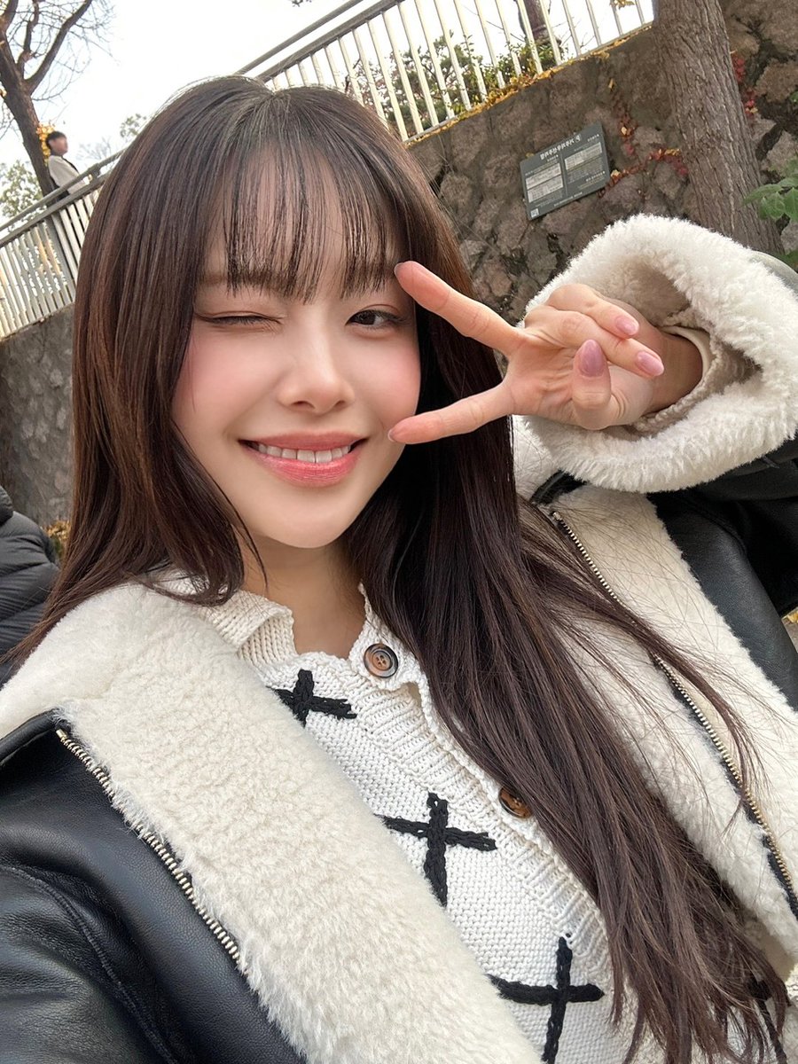 Recent activity shot of Chuu