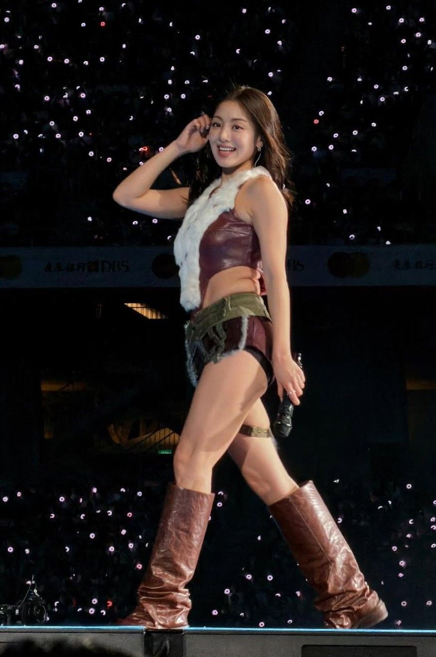 Behind-the-scenes cut of Jihyo (TWICE)