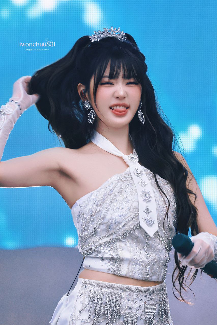 Recent activity shot of Jang Wonyoung (IVE)