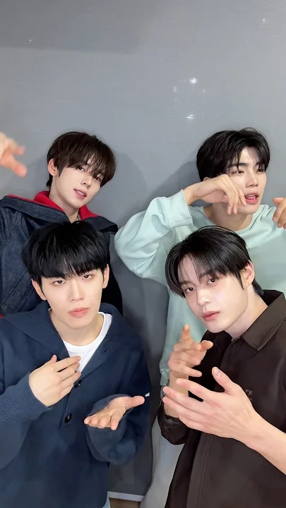 The most beloved wallpaper among Park Gunwook (ZEROBASEONE)'s fans