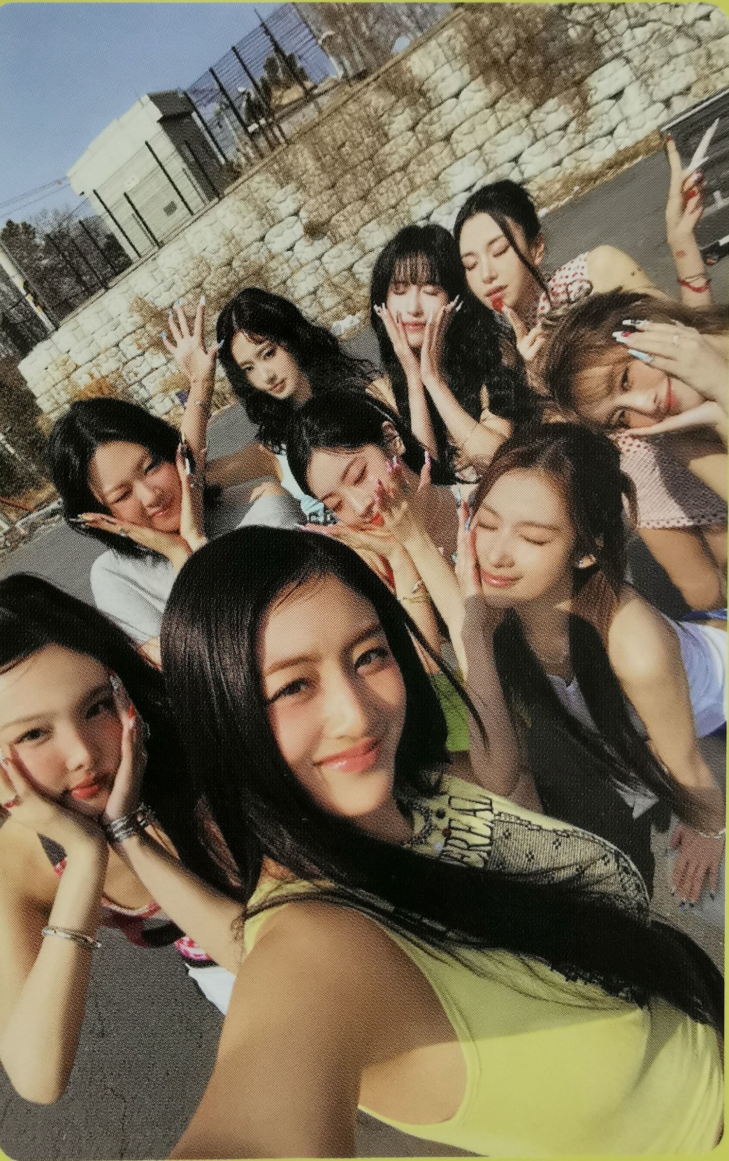 志效 (TWICE)的幕后花絮