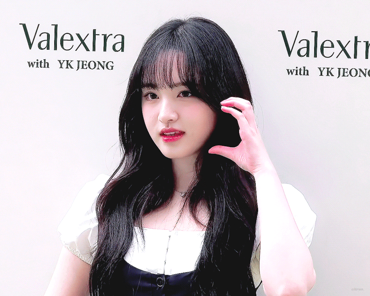 Behind-the-scenes cut of LIZ (IVE)