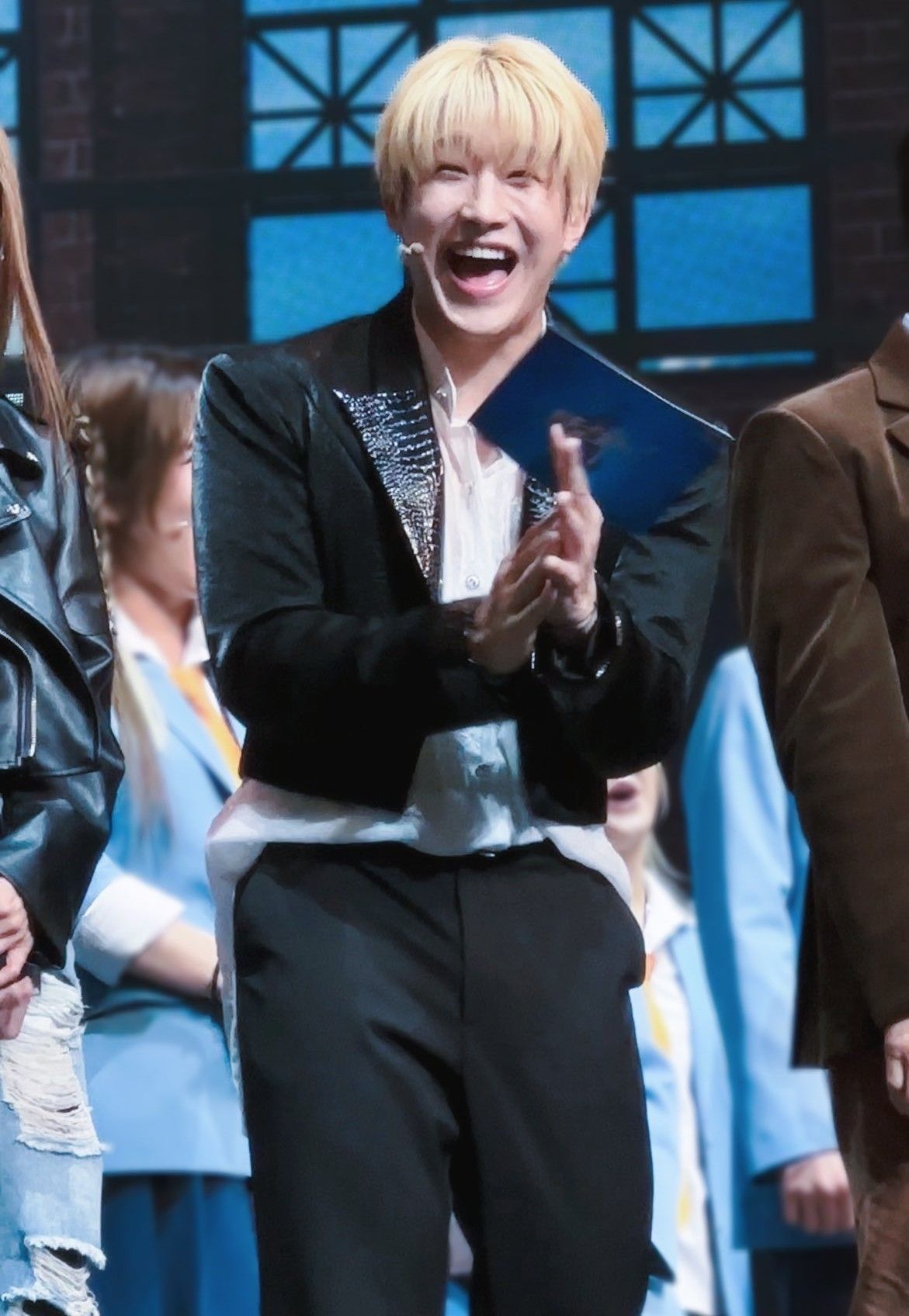Jinjin (ASTRO)的幕后花絮