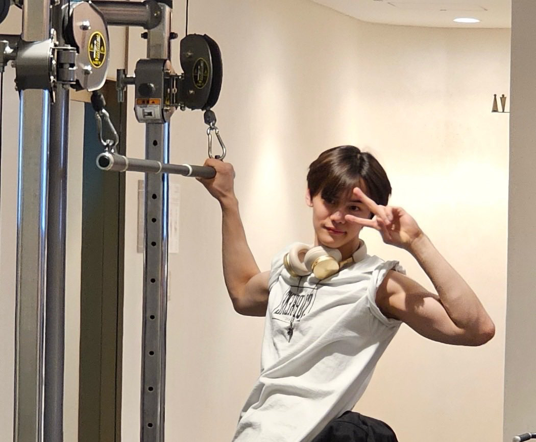 Latest photo of Kim Gyuvin (ZEROBASEONE)