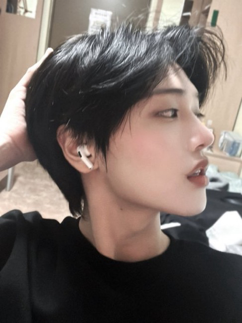 Behind-the-scenes cut of Jang Haneum