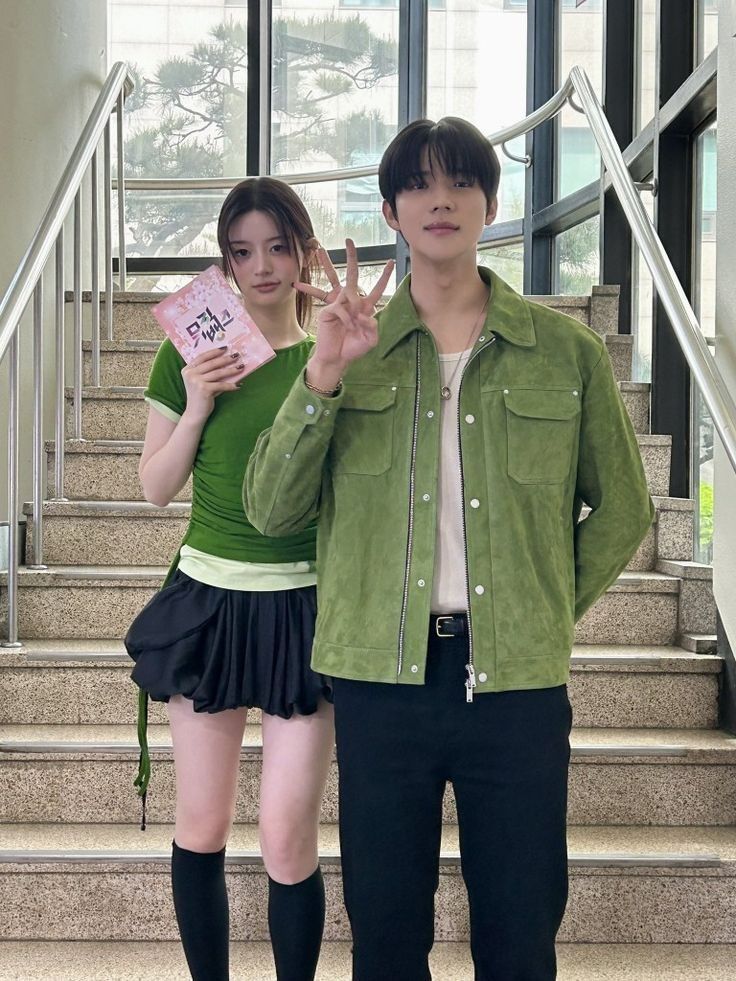 Behind-the-scenes cut of Minju (ILLIT)