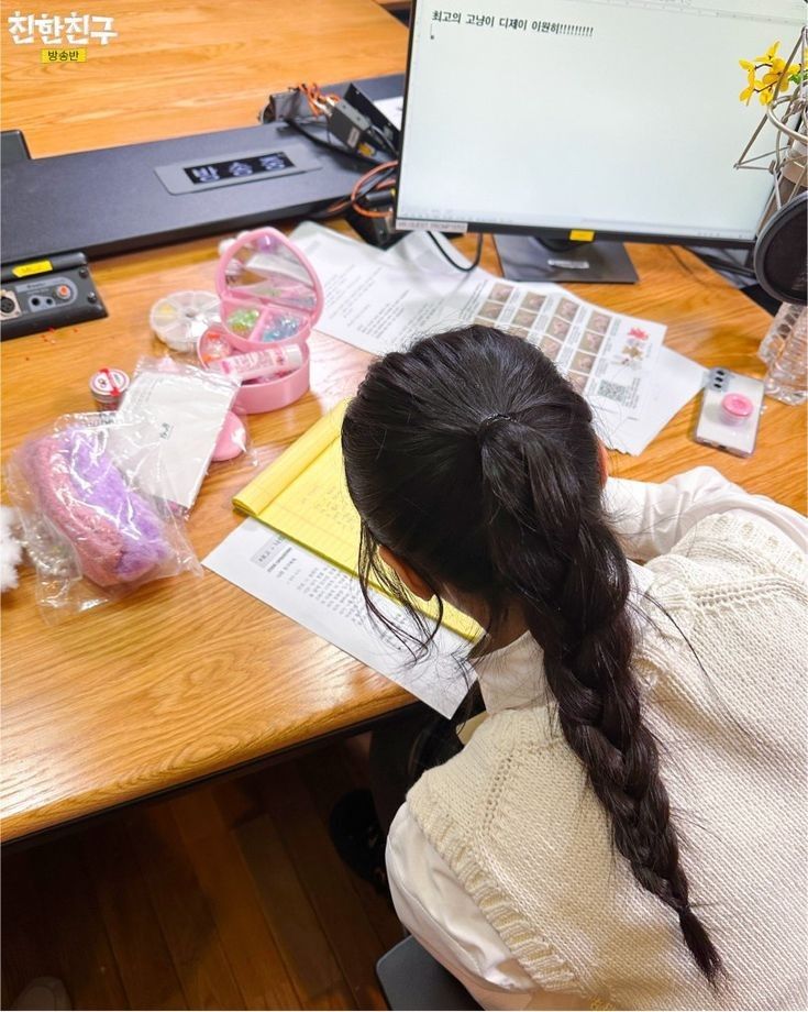 Behind-the-scenes cut of Wonhee (ILLIT)