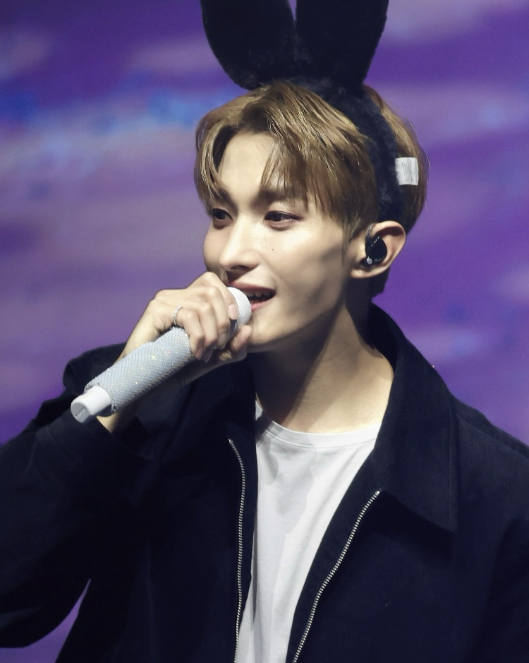 Latest photo of DK (SEVENTEEN)