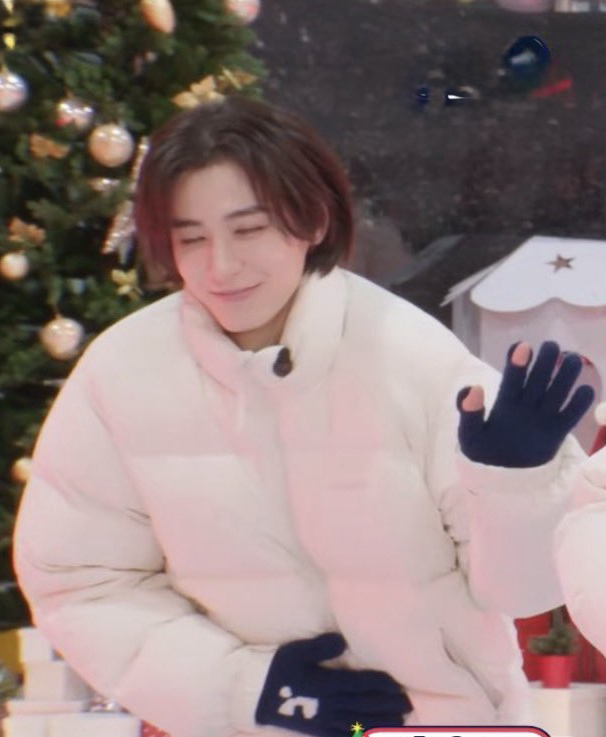 Behind-the-scenes cut of Leehan (BOYNEXTDOOR)