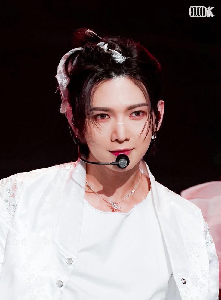 Behind-the-scenes cut of ATEEZ