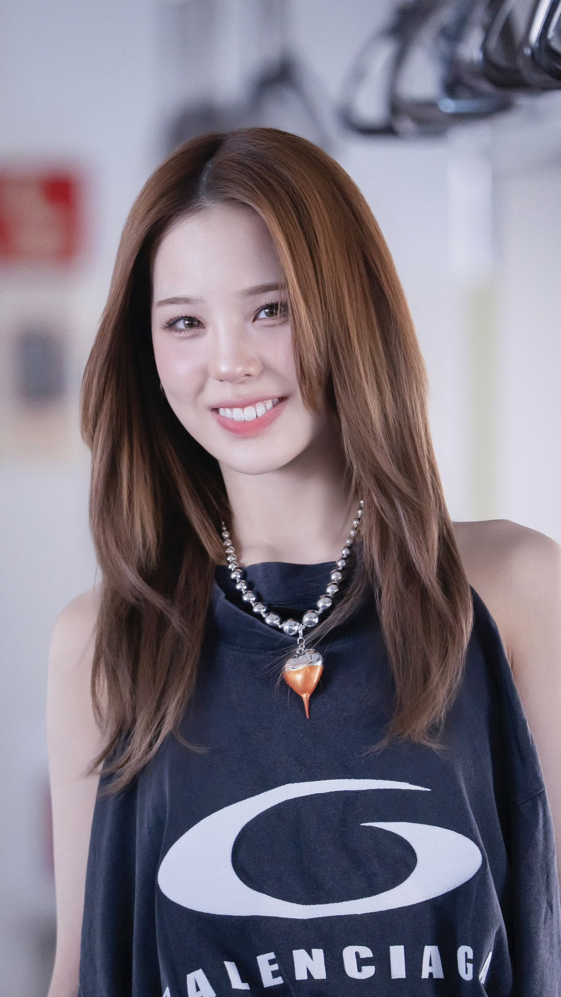 Behind-the-scenes cut of Mako (NiziU)