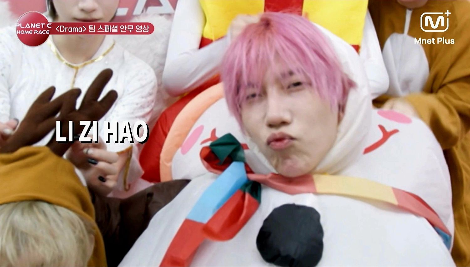 A moment captured by Zihao (BOY STORY)'s fan