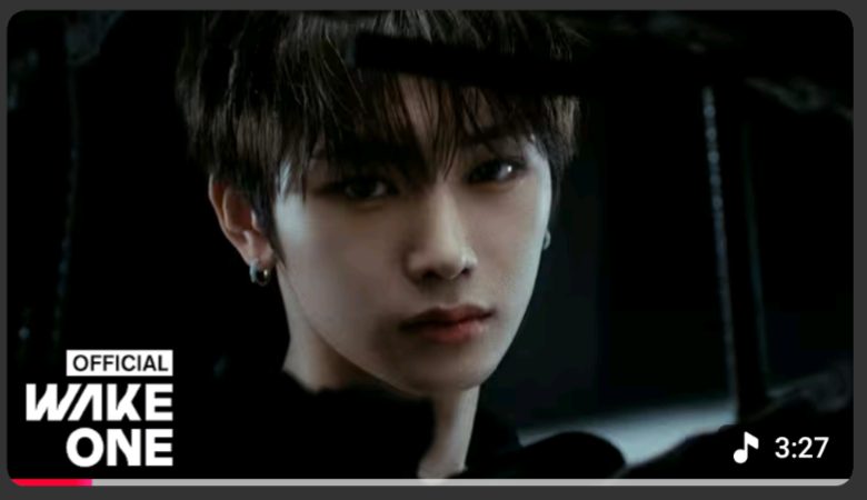 A moment captured by Zhou Anxin (ALPHA DRIVE ONE)'s fan