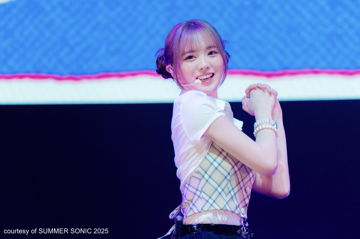 A moment captured by NiziU's fan