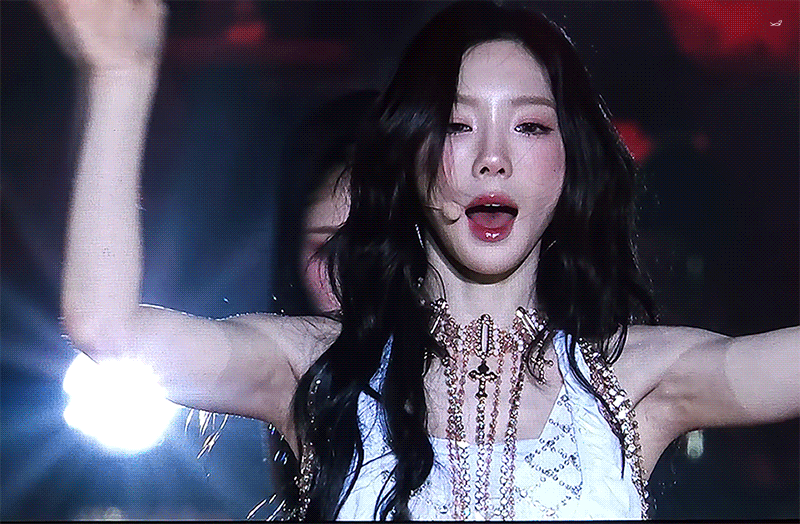 Behind-the-scenes cut of Taeyeon (Girls' Generation)