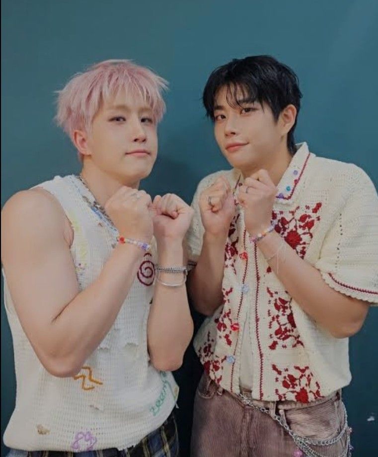 아스트로의 최신 사진