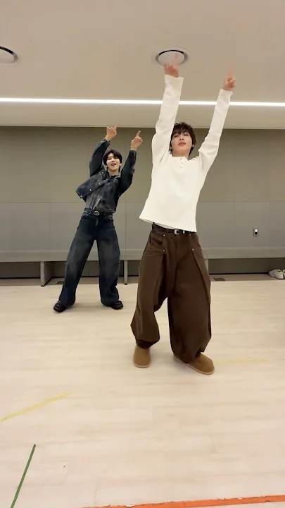 A moment captured by Hyeongjun (CRAVITY)'s fan