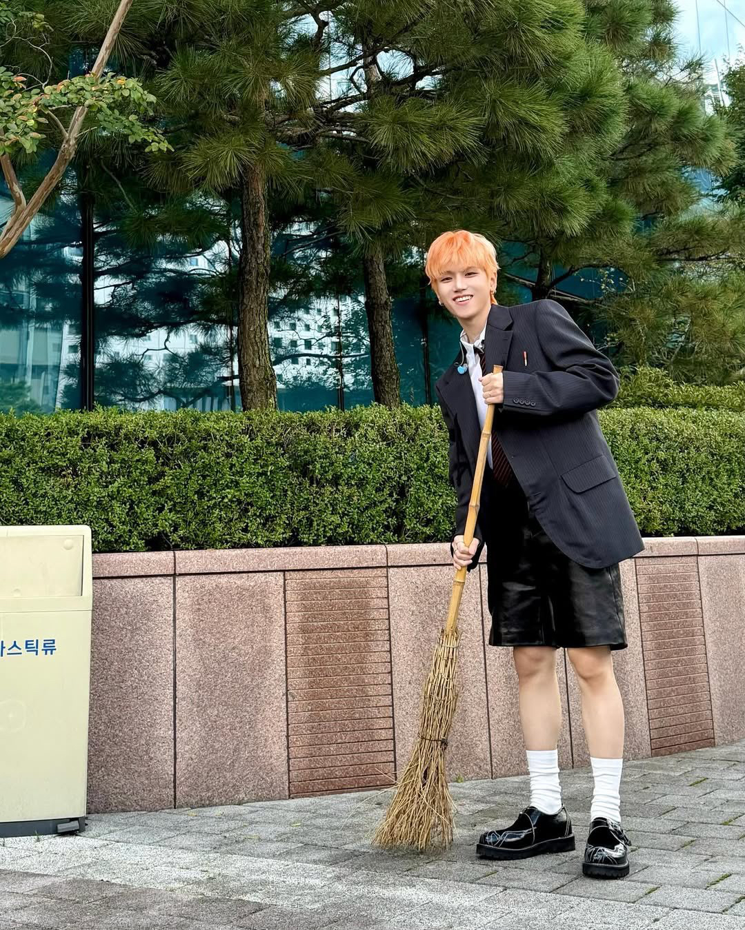 리우 (BOYNEXTDOOR)의 비하인드 컷