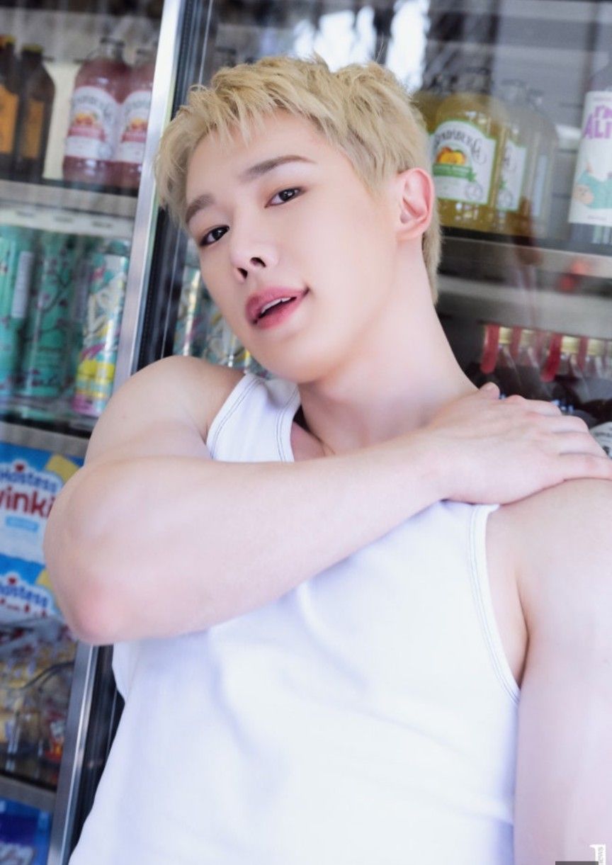 A moment captured by Wonho's fan