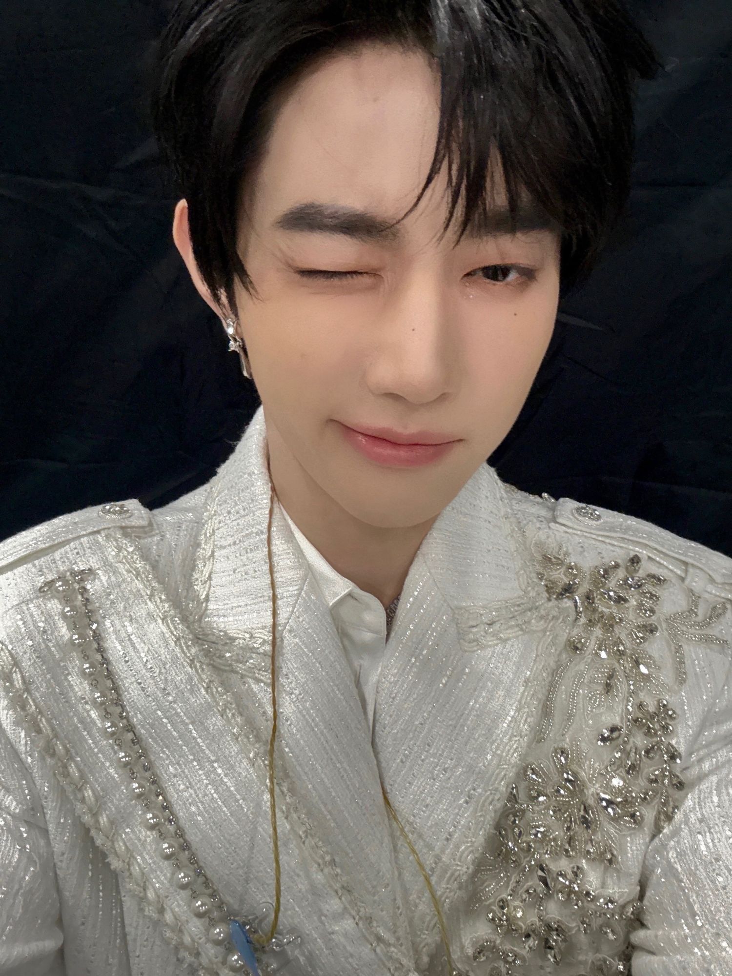 Behind-the-scenes cut of Zhang Hao (ZEROBASEONE)