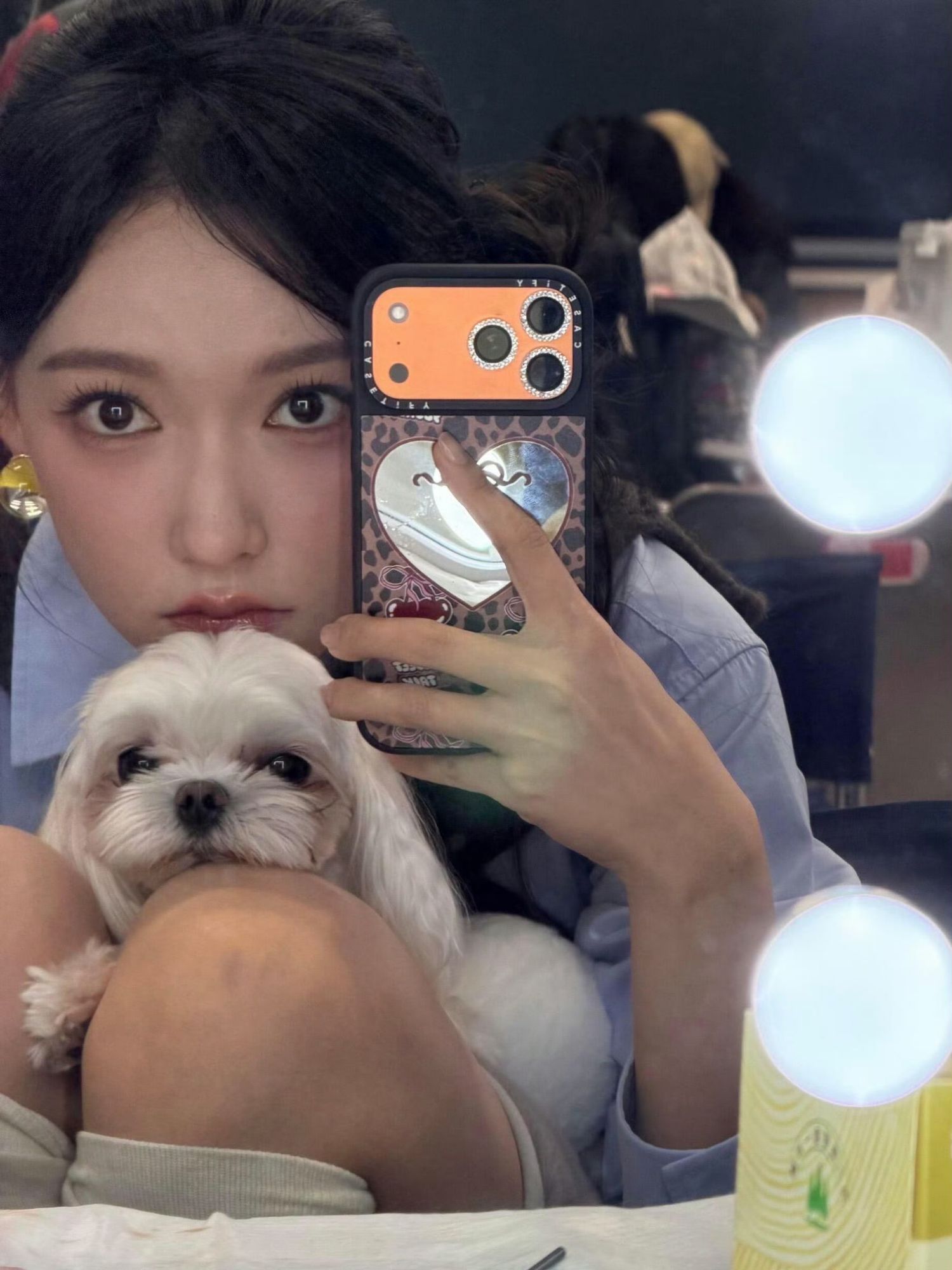 A moment captured by Cheng Xiao's fan