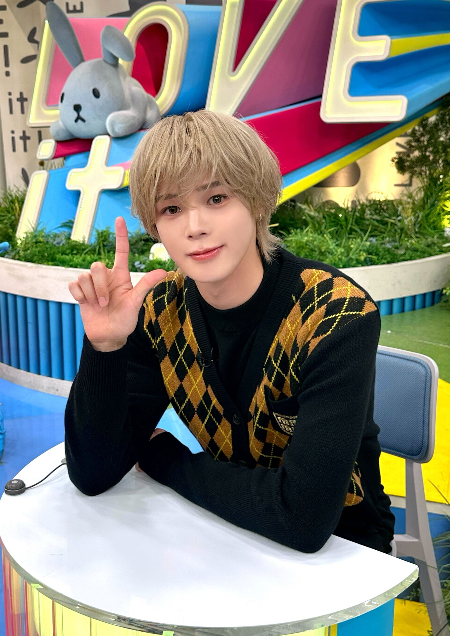 Behind-the-scenes cut of K (&TEAM)