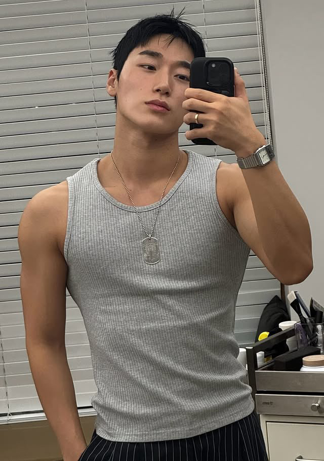 A moment captured by San (ATEEZ)'s fan