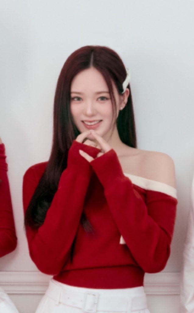 Behind-the-scenes cut of Rio (NiziU)