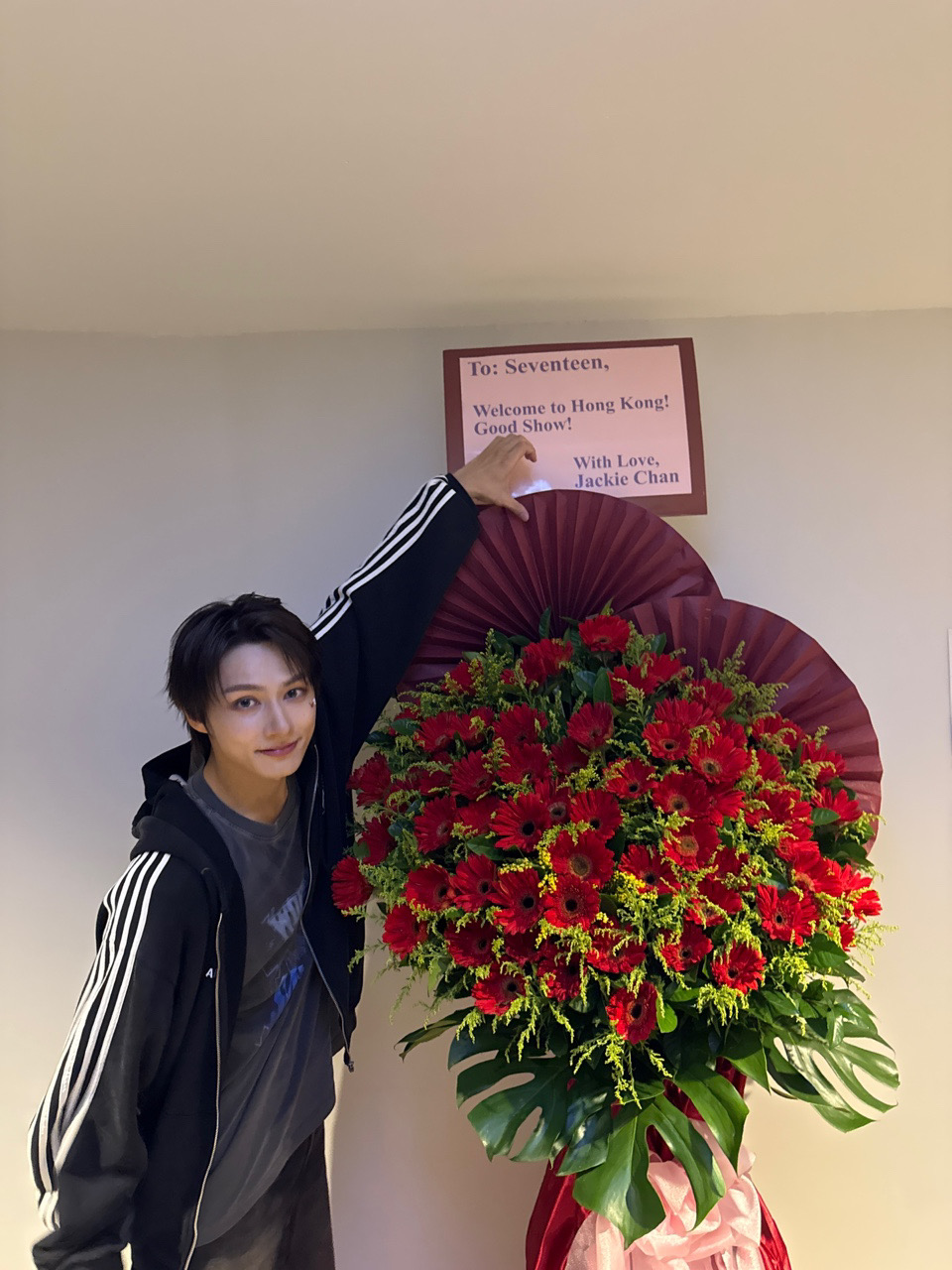 A moment captured by Jun (SEVENTEEN)'s fan