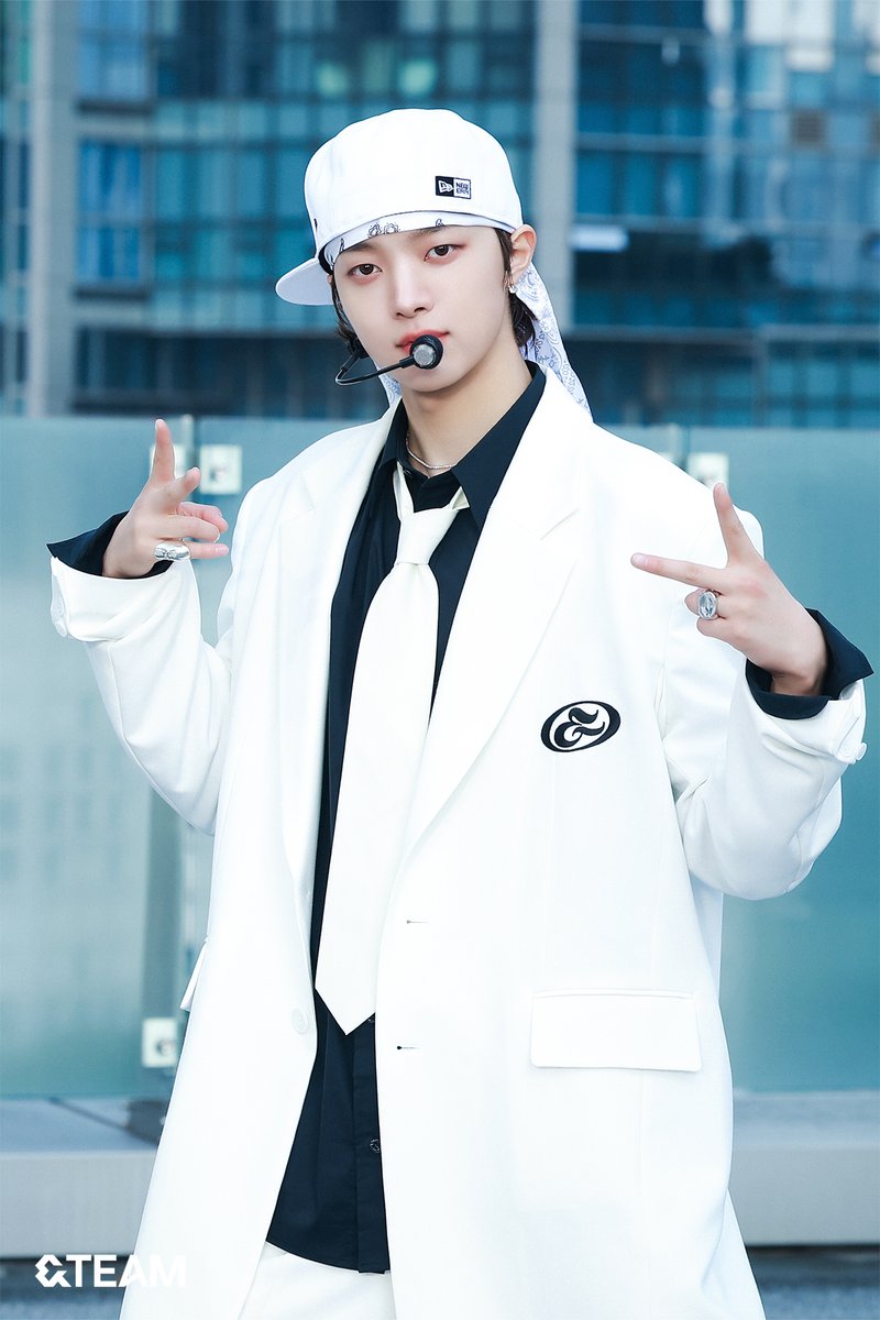 Latest photo of &TEAM