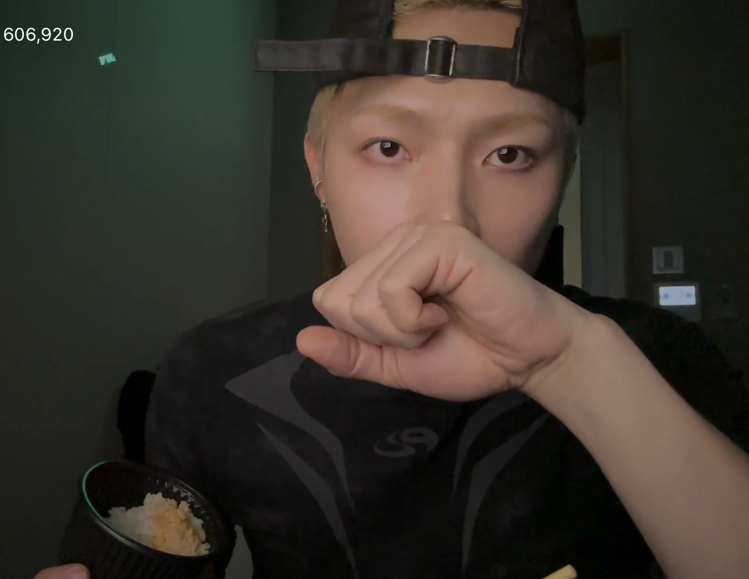 ニコラス (&TEAM)の舞台裏ショット