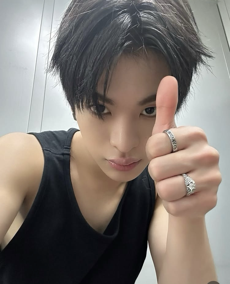 Behind-the-scenes cut of Yechan (Xikers)