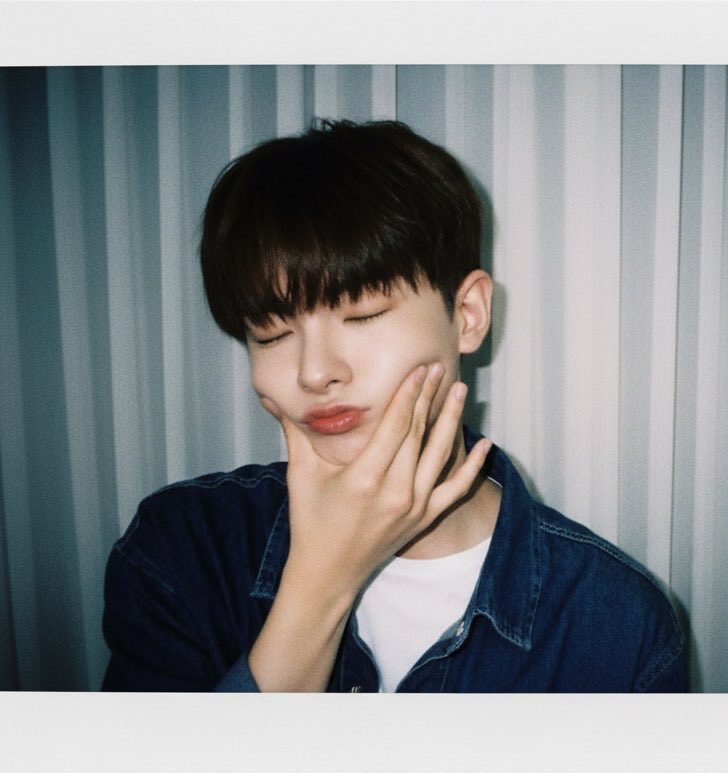 A moment captured by Kang Woojin's fan
