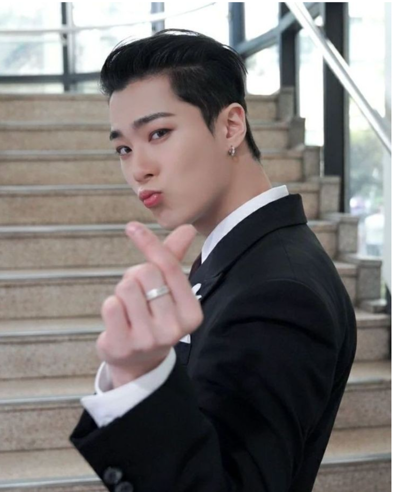 A moment captured by Moonbin (ASTRO)'s fan