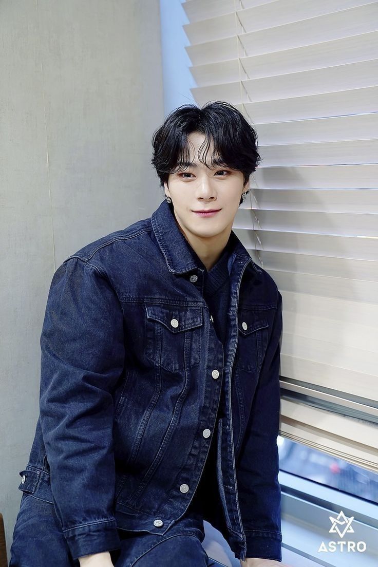 A moment captured by Moonbin (ASTRO)'s fan