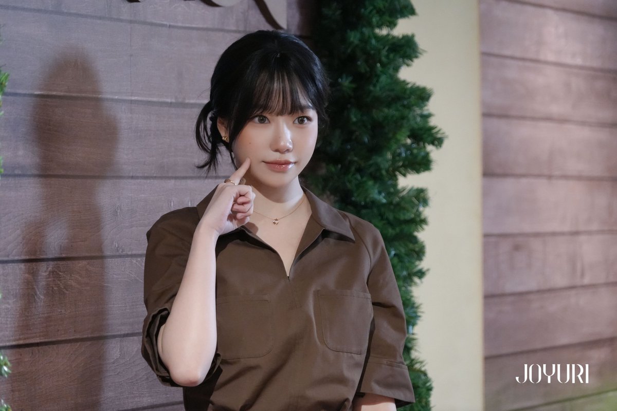 チョ・ユリの最近の活動写真