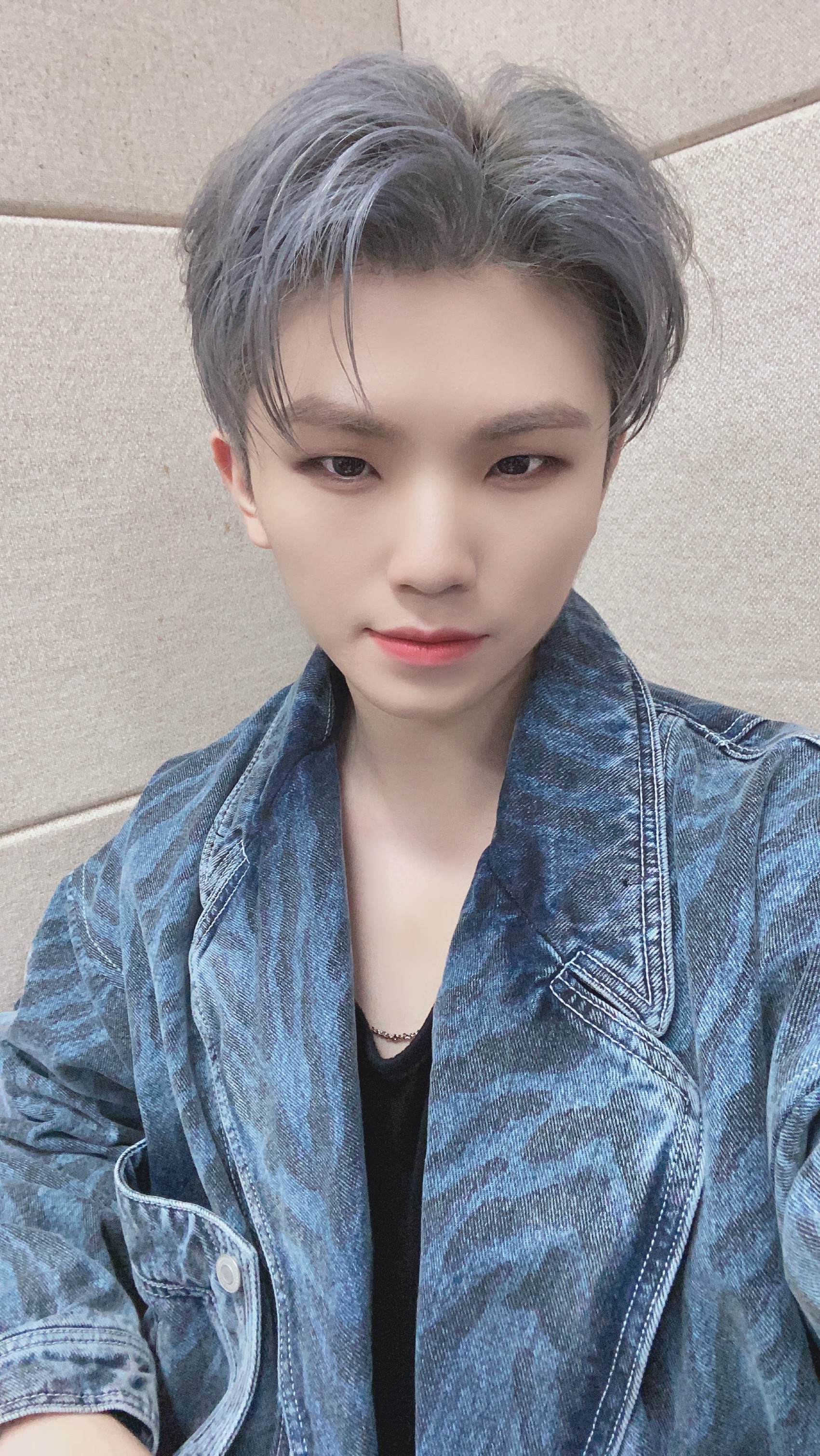Fandom-recommended wallpaper image of Woozi (SEVENTEEN)