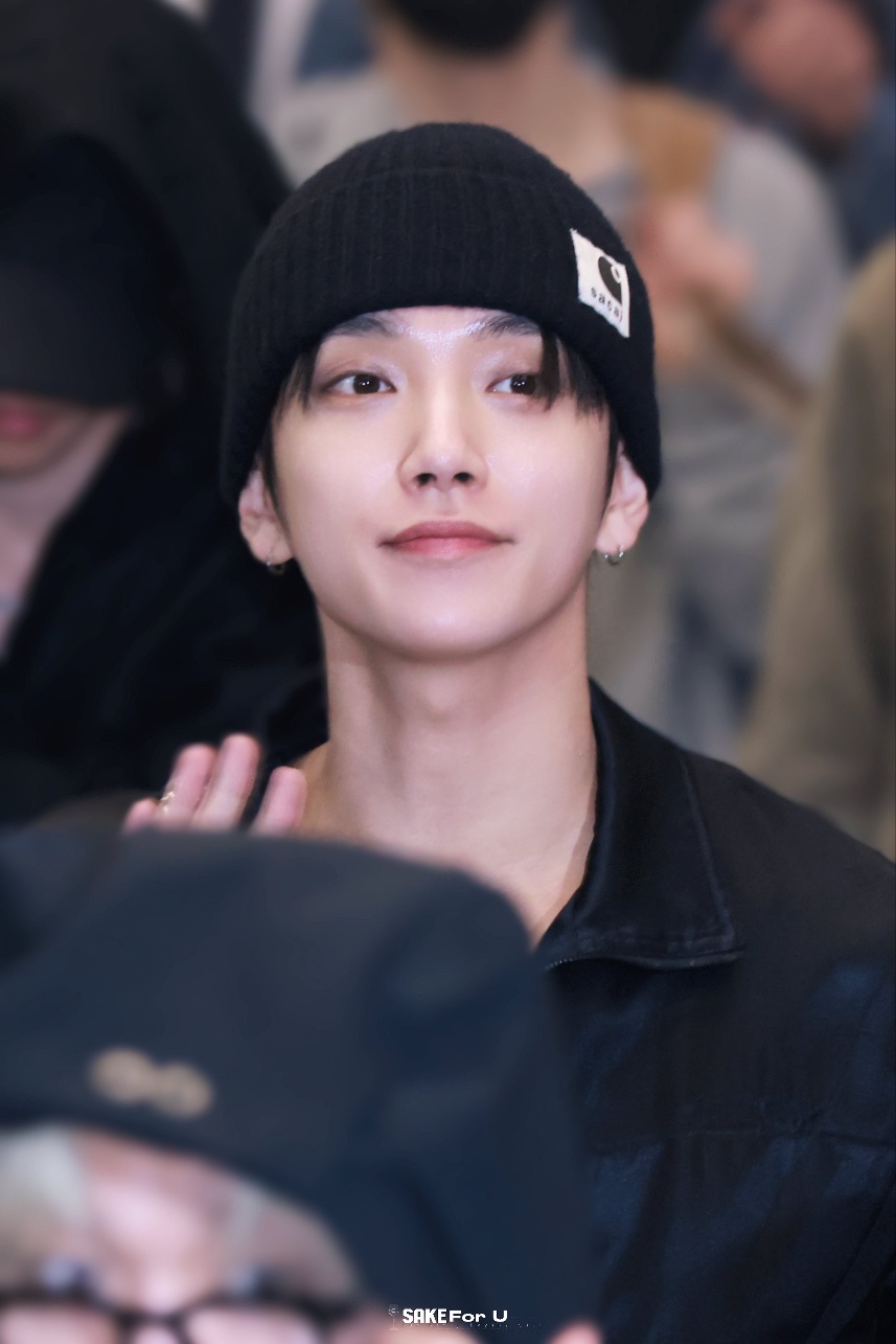 Behind-the-scenes cut of Joshua (SEVENTEEN)