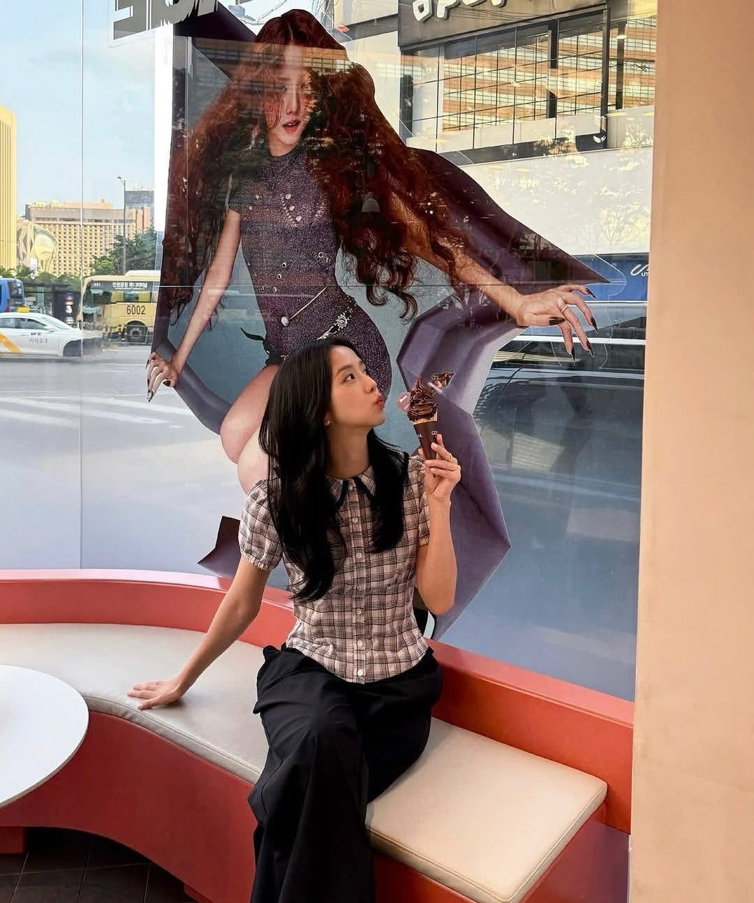 Latest photo of Jisoo (BLACKPINK)