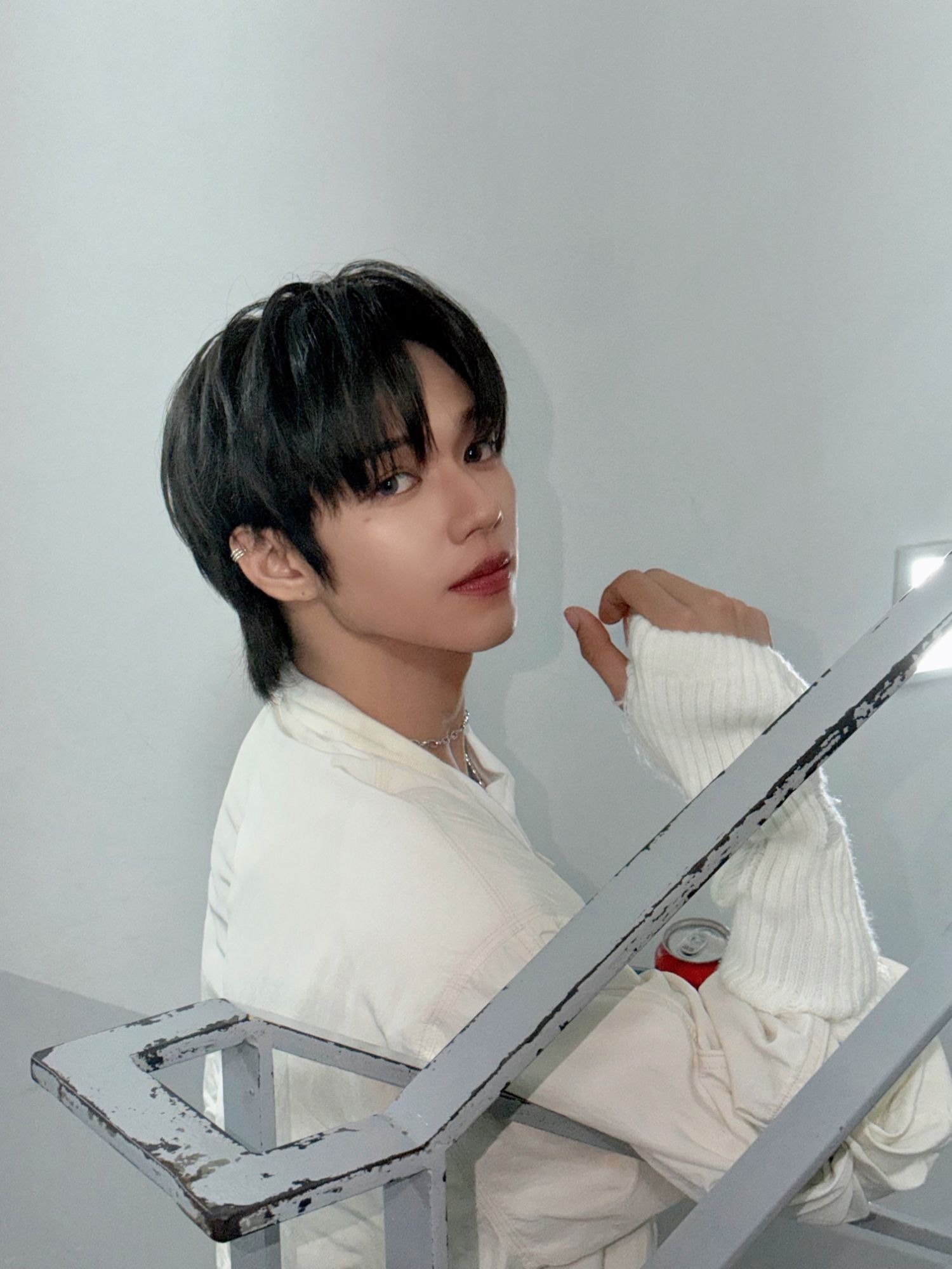 Behind-the-scenes cut of JL (AHOF)