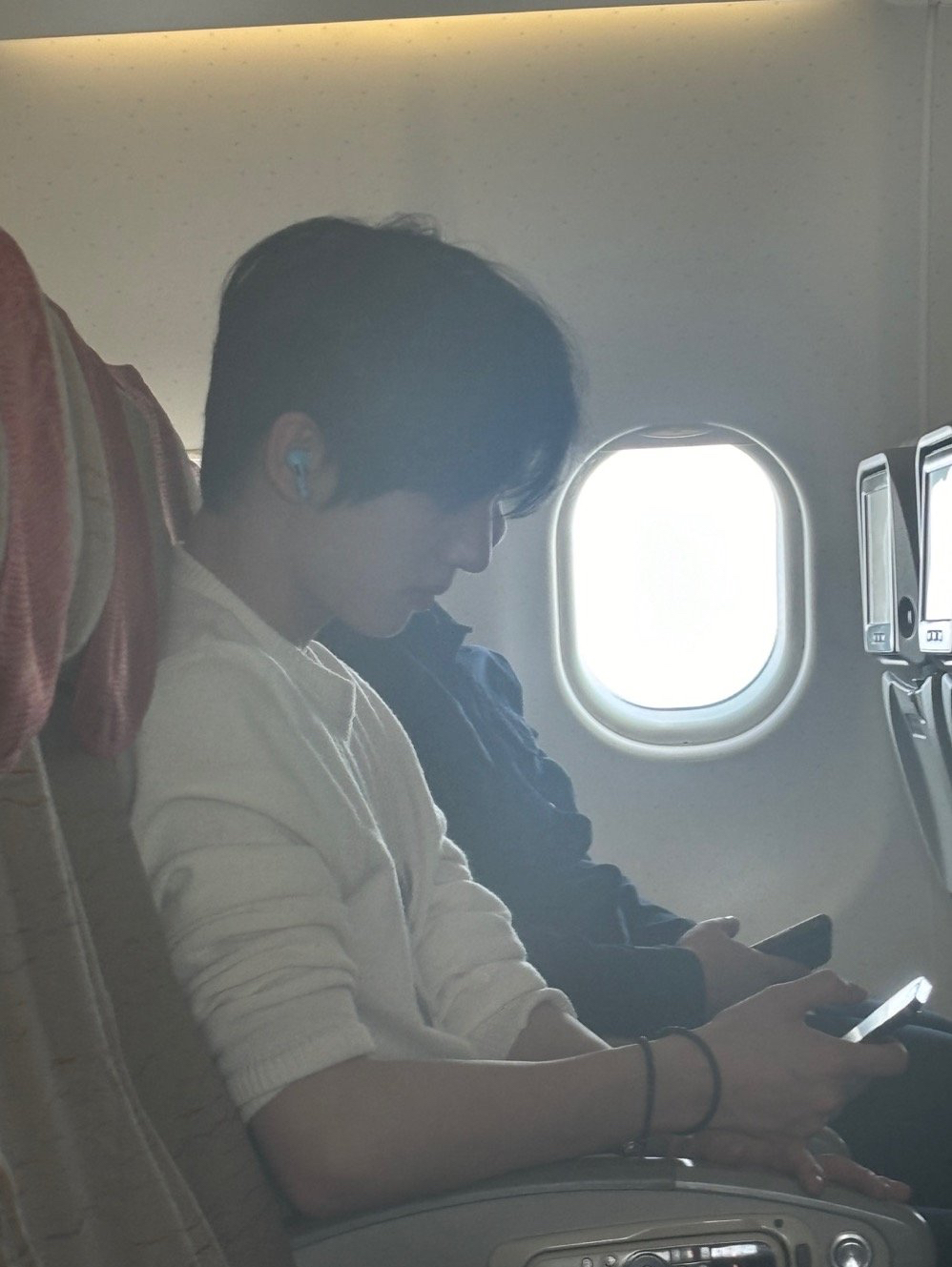 Behind-the-scenes cut of Han Yujin (ZEROBASEONE)