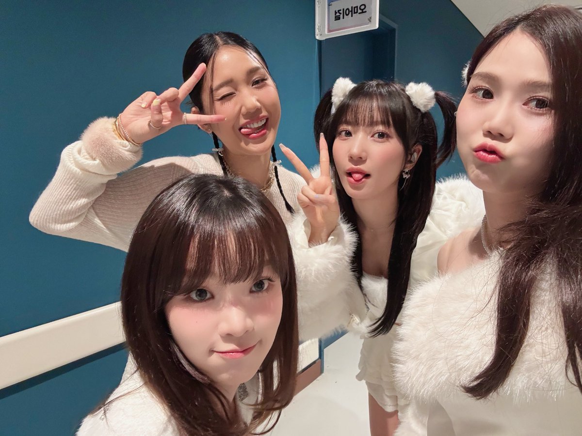 Behind-the-scenes cut of OH MY GIRL