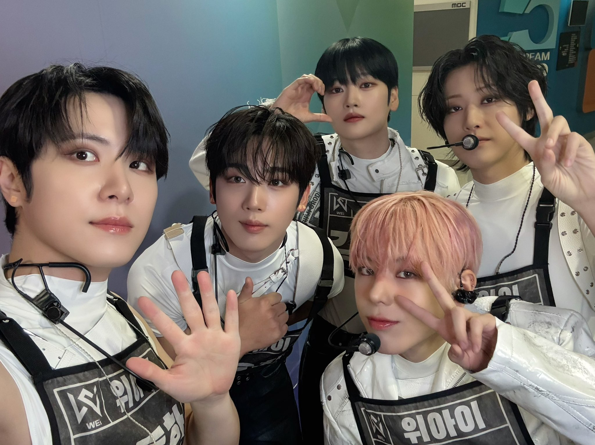 WEiの舞台裏ショット