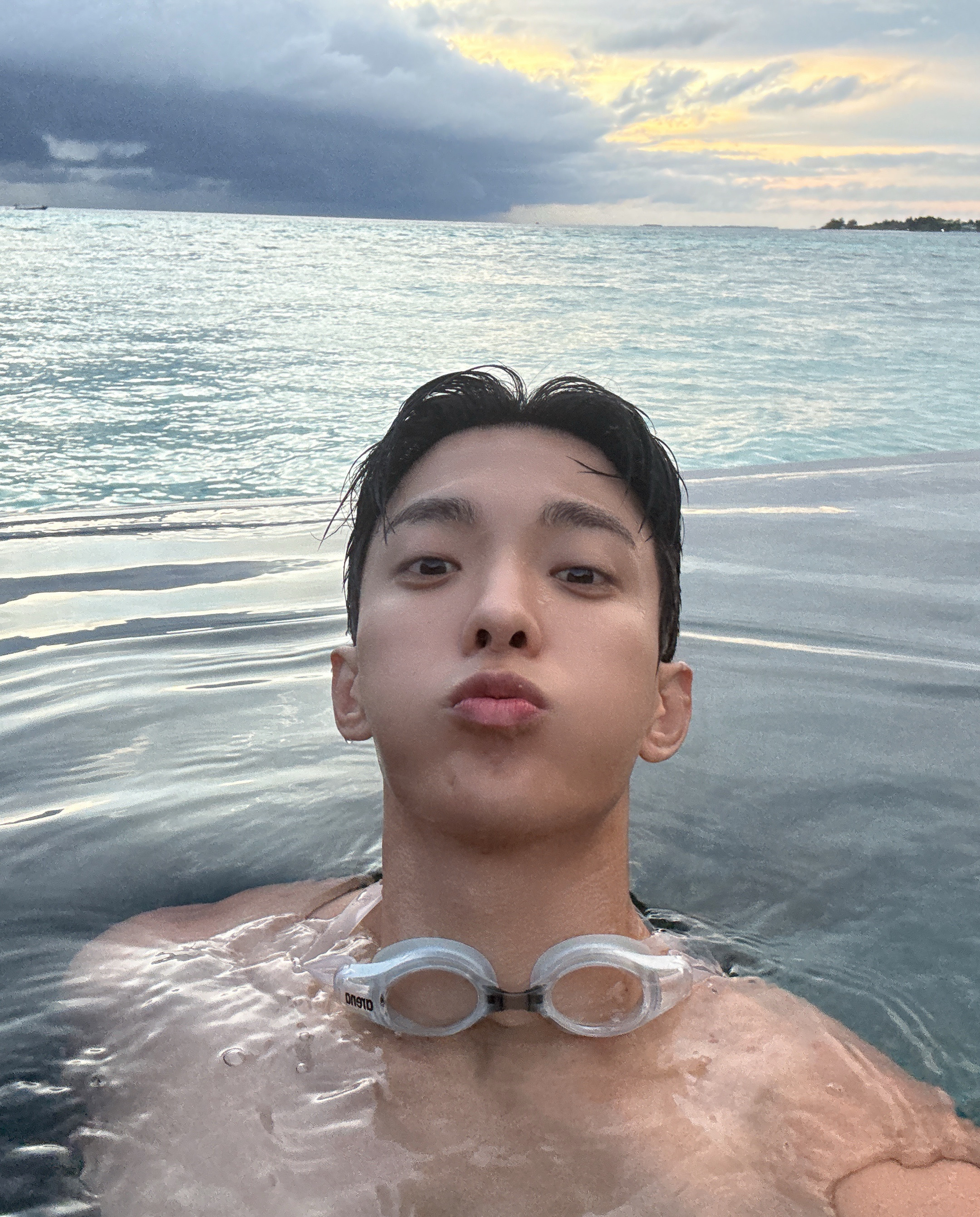Latest photo of DK (SEVENTEEN)