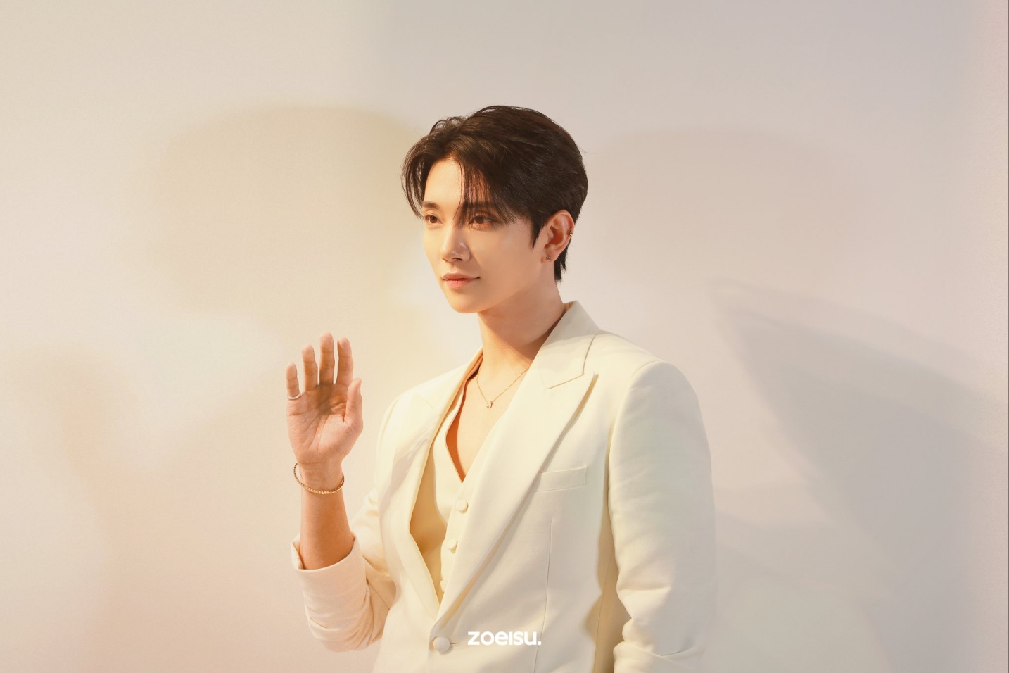 Latest photo of Joshua (SEVENTEEN)