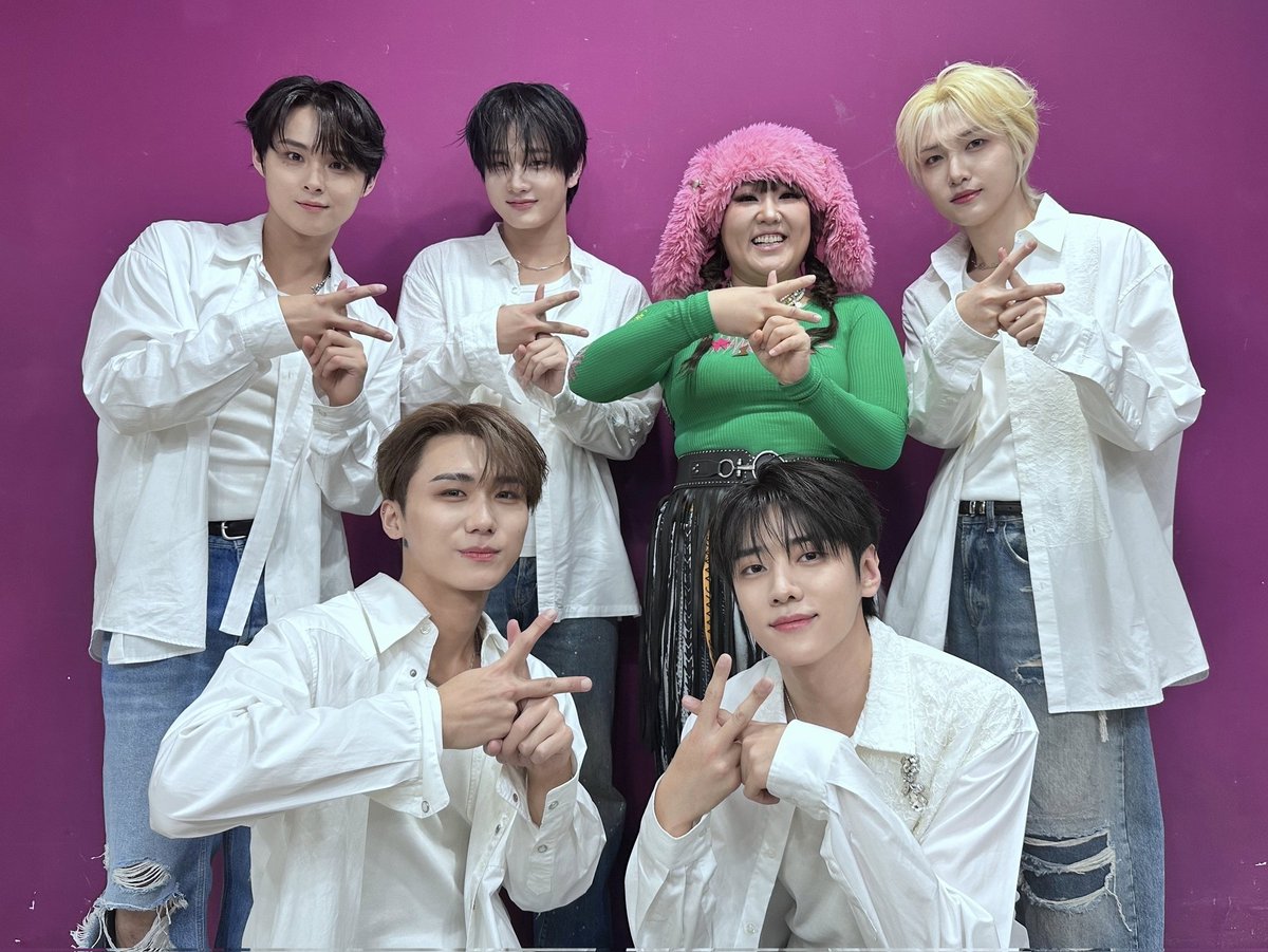 Behind-the-scenes cut of DKZ