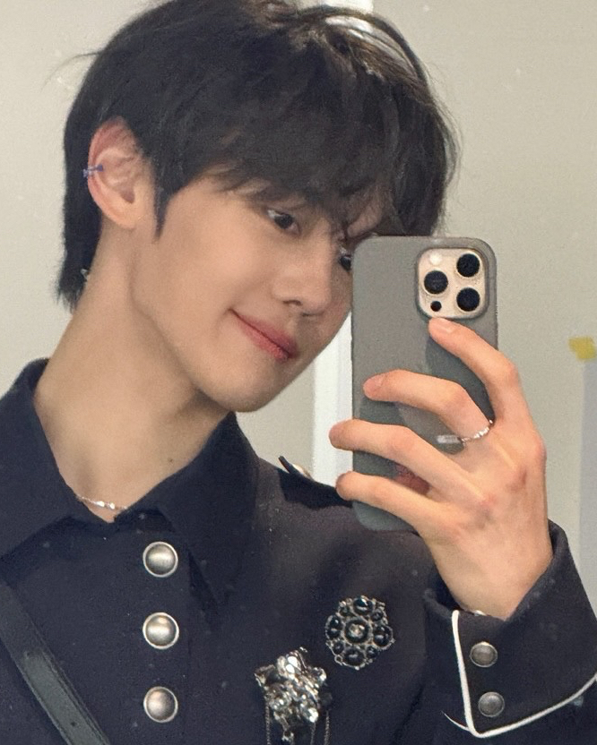 김규빈 (제로베이스원) 최근 활동샷
