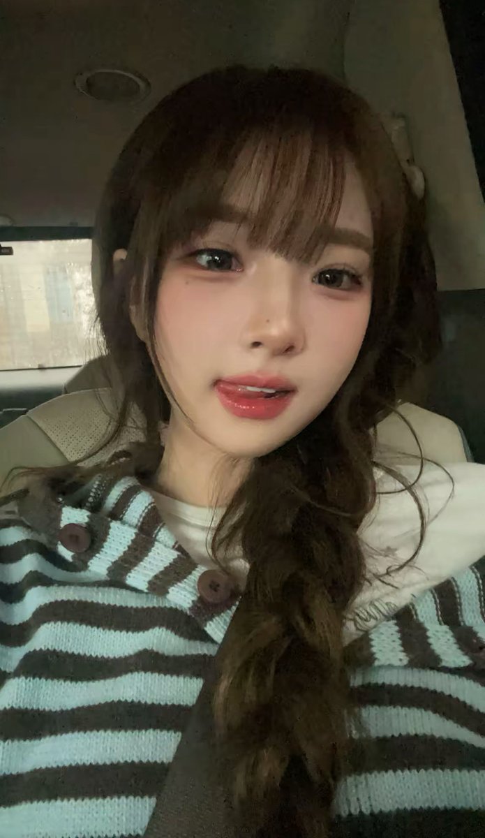 Fandom-recommended wallpaper image of tripleS